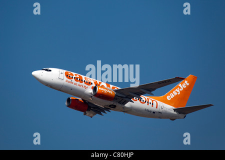 Avion au décollage à l'aéroport de Malaga Costa del Sol Andalousie Espagne Banque D'Images