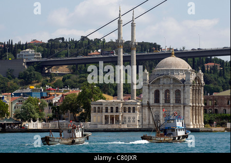 La Turquie, Istanbul, Bosphore côté européen, mosquée Ortakôy Banque D'Images