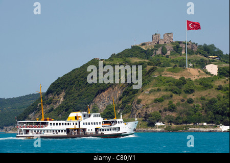 La Turquie, Istanbul, Bosphore Anadolu Kavagi, côté anatolien, Yoros Castle Banque D'Images