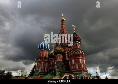 La Russie, Moscou, la Place Rouge, la Cathédrale St Basile Banque D'Images