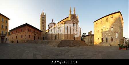 Italie, Toscane, Massa Marittima, Piazza Duomo, la cathédrale de San Cerbone Banque D'Images