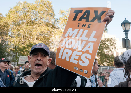 New York, NY - 5 Oct 2011 Rassembler les militants de Solidarité en place Foley mars avec les manifestants de Wall Street # OccupyWallSt Banque D'Images