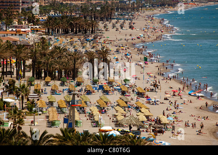 La plage de Bajondillo Torremolinos Malaga Costa del Sol Andalousie Espagne Banque D'Images