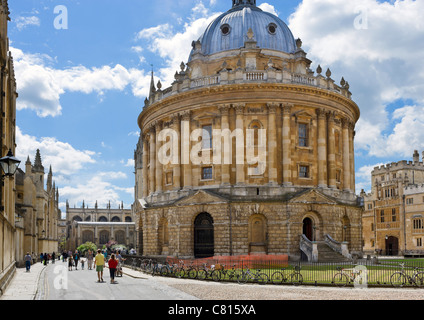 L'Université d'Oxford. La Radcliffe Camera (accueil à la Bibliothèque Scientifique Radcliffe), Radcliffe Square, Oxford, England, UK Banque D'Images