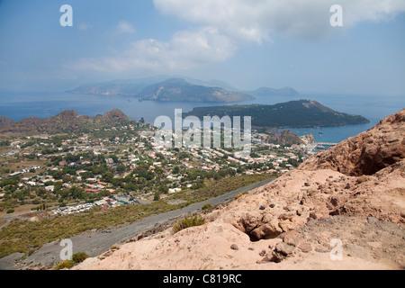 L'île de Vulcano, le Gran Cratere, volcan actif d'Eolie, Iles Eoliennes, Sicile, Sicile, Italie, Europe Banque D'Images