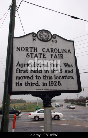 H93 NORTH CAROLINA STATE FAIR foire agricole. A été tenue pour la première fois en 1853 et s'installe à cet emplacement Banque D'Images