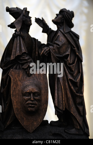 Groupe de sculptures de deux personnes parlant, Musée de l'Ermitage, Saint-Pétersbourg, Russie Banque D'Images