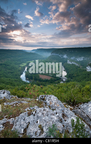 Gorges de l'Aveyron, près de St-Antonin Noble-Val, Tarn-et-Garonne, Midi-Pyrénées, France Banque D'Images