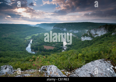 Gorges de l'Aveyron, près de St-Antonin Noble-Val, Tarn-et-Garonne, Midi-Pyrénées, France Banque D'Images