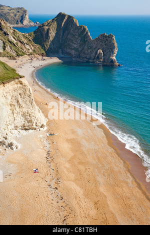 Durdle door arche naturelle dans la falaise près de la mer dans l'anse de Lulworth Dorset Banque D'Images