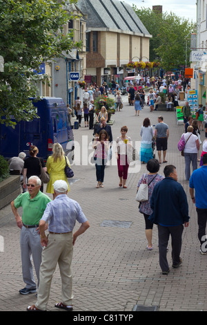 Les gens dans la rue commerçante Pydar, Truro, Cornwall, UK. Banque D'Images