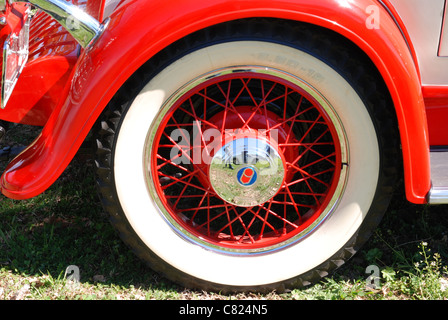 Roue à rayons en fil métallique, voiture Roadster Graham-Paige modèle 612 Banque D'Images