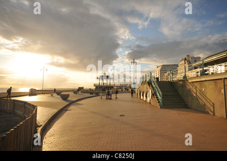 Brighton et Hove front de mer à la fin de l'été, Brighton, East Sussex, UK Banque D'Images