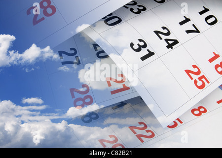 Pages de calendrier et les nuages Banque D'Images