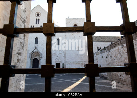 Église San Nicolas, rues médiévales de la vieille ville de Bari, Pouilles Italie. Photo:Jeff Gilbert Banque D'Images