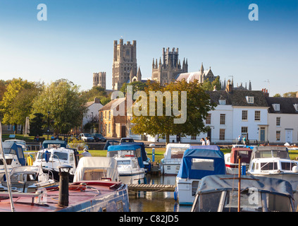 Marina de chantier le long de la rivière Ouse à Uzès, UK Banque D'Images