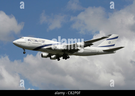 El Al Israel Airlines Boeing 747-400 en approche Banque D'Images