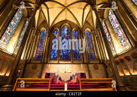 À l'intérieur de l'église cathédrale de la Sainte Vierge Marie, Salisbury, Royaume-Uni Banque D'Images