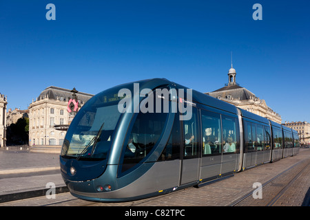 Le tramway de Bordeaux, Aquitaine, France Banque D'Images