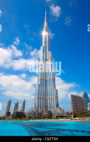 Burj Khalifa à Dubaï. Le bâtiment le plus haut du monde, à 828m. Banque D'Images