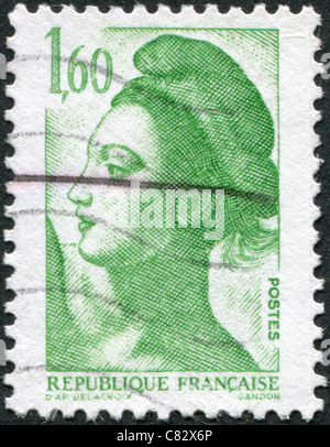 FRANCE - 1982 : timbre imprimé en France, représente la liberté guidant le peuple, un fragment, par Eugène Delacroix Banque D'Images