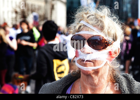 Usa fermer le pont de Westminster, Londres dans une protestation / manifestation pour bloquer le projet de loi du NHS. Banque D'Images