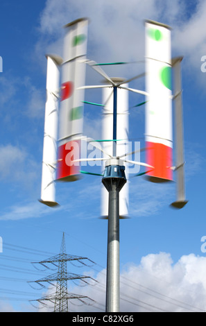 L'énergie éolienne verticale. L'usine expérimentale d'étudier la technologie des turbines d'énergie éolienne verticale. Bottrop, Allemagne. Banque D'Images