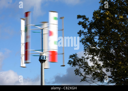 L'énergie éolienne verticale. L'usine expérimentale d'étudier la technologie des turbines d'énergie éolienne verticale. Bottrop, Allemagne. Banque D'Images