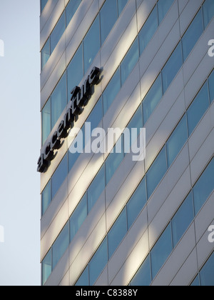 Logo d'Accenture sur le siège social, le Zuidas, Amsterdam, Pays-Bas. Banque D'Images