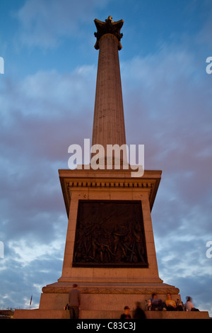 La colonne Nelson, Trafalgar Square, Londres, Angleterre Banque D'Images