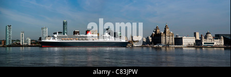 Le Queen Mary 2 visites Liverpool. Banque D'Images