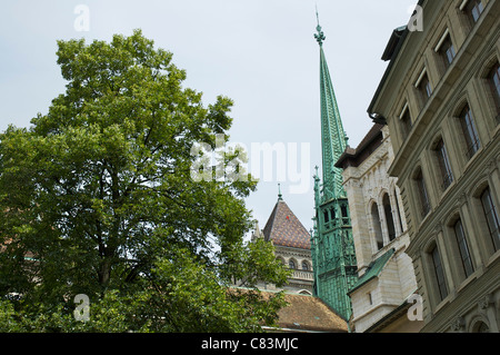 Flèche de la cathédrale St Pierre, Genève, Suisse Banque D'Images