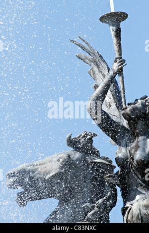 Close up detail d'une figure de la Fama Fontaine à l'Herrenchiemsee, Herreninsel Chiemsee Chiemgau Haute-bavière Allemagne Banque D'Images