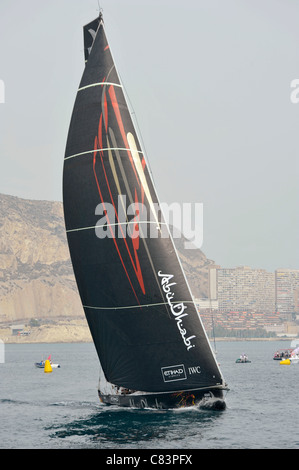 Au cours de l'essai de l'équipe Abu Dhabi leg de Volvo Ocean Race dans la baie d'Alicante, Espagne Banque D'Images