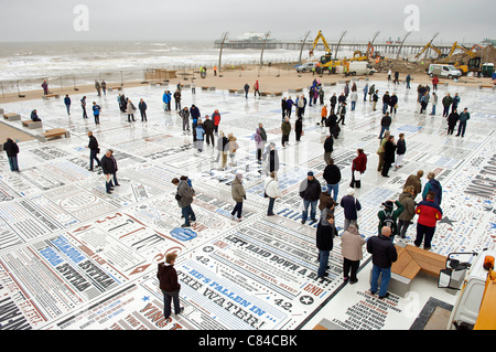 BLACKPOOL, Royaume-Uni, LUN OCT 10, 2011. La comédie de Blackpool s'ouvre sur le tapis de la promenade de l'établissement Beachside Resort. La pièce, créée par l'artiste Gordon Young, dispose de milliers de slogans de comédiens qui ont accompli à Blackpool au fil des ans. Banque D'Images