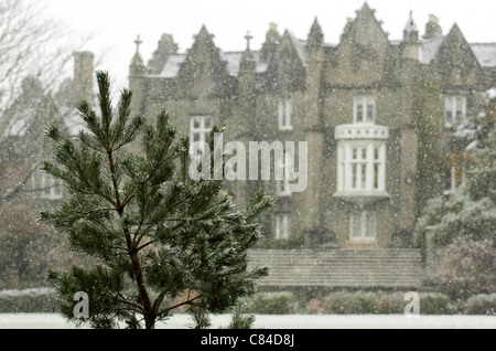 Abbaye de singleton sur campus de l'université de Swansea dans la neige. Banque D'Images