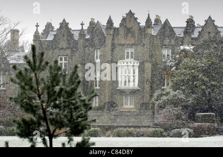 Abbaye de singleton sur campus de l'université de Swansea dans la neige. Banque D'Images