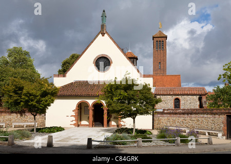 Le bâtiment d'accès à l'église anglicane 'Le Sanctuaire de Notre-Dame de Walsingham, peu à Norfolk, Angleterre, Royaume-Uni. Banque D'Images