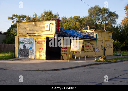 Bâtiment abandonné avec Detroit Michigan USA graffiti Banque D'Images