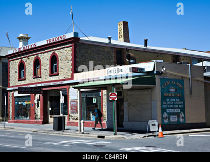 Un traditionnel forgerons Shop et snack-bar dans Waymouth Street Adelaide (Australie) Banque D'Images