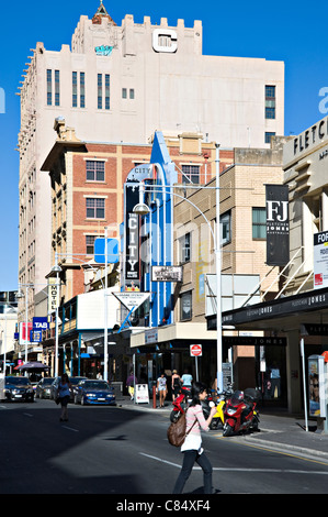 L'ancien édifice de la Mutuelle coloniale et d'autres commerces et d'entreprises situées dans la rue Hindley Adelaide (Australie) Banque D'Images