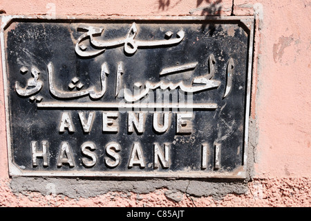 Double-langue Avenue Hassan II Street Sign, Marrakech, Maroc Banque D'Images