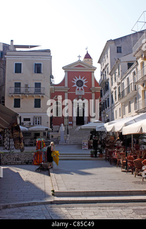 LA CATHÉDRALE PANAGIA SPILIOTISSA ET SAINTE THÉODORA DANS LA VIEILLE VILLE DE CORFOU. CORFOU. Banque D'Images