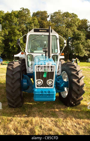 Vieux tracteurs à l'Alresford show 2011, Hampshire en Angleterre. Banque D'Images