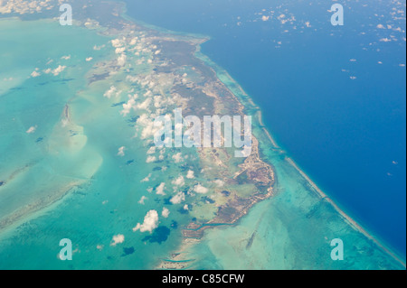 Vue aérienne de littoral, San Pedro, Belize et la mer des Caraïbes Banque D'Images