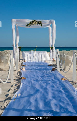 Couvert pour le mariage sur la plage, Reef Playacar Resort and Spa, Playa del Carmen, Mexique Banque D'Images