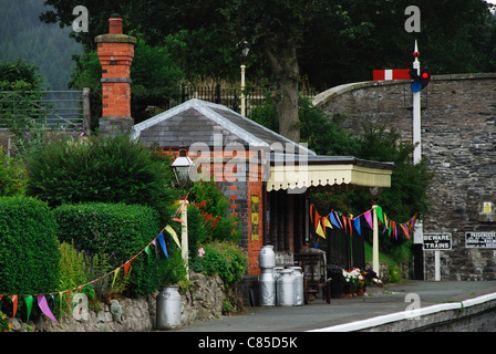 Carrog Llangollen sur la station de chemin de fer à vapeur du nord du Pays de Galles, Royaume-Uni Banque D'Images