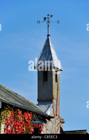 Tourelle et girouette. Hill House, Gillinggate, Kendal, Cumbria, Angleterre, Royaume-Uni, Europe. Banque D'Images