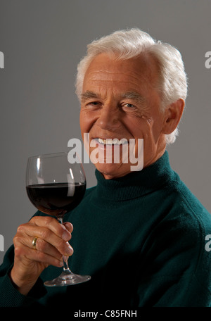 Man Drinking Wine Banque D'Images