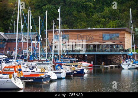 Pier 64 extérieur Penarth Marina, Vale of Glamorgan South Wales, UK Banque D'Images